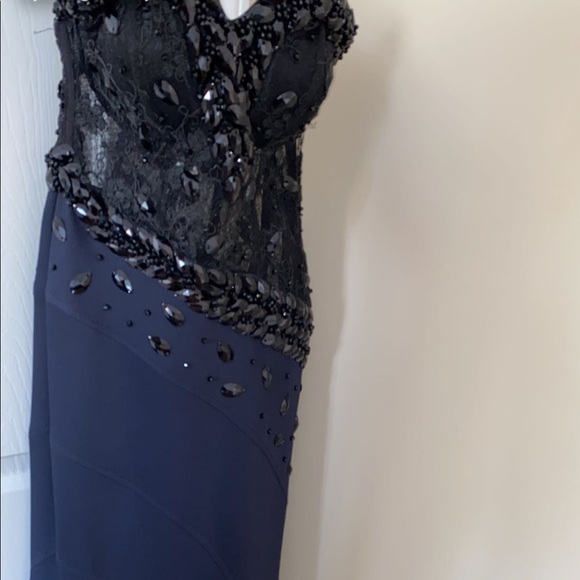 Beaded stretch/lace mermaid like styleevening gown - Picture 14 of 16